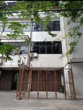 Ruko di jln Garuda Hdp timur jakpus