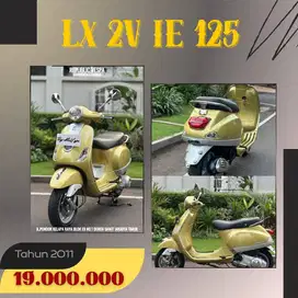 Piaggio Vespa 125 2V IE WARNA GOLD GOOD CONDITION.