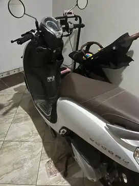 Jual Motor Honda Scoopy Prestige Putih 2023 km 1900