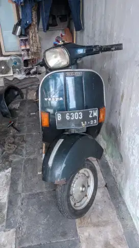 di jual vespa px tahun 1982