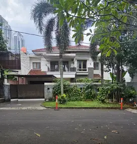 Jual Rumah Hitung Tanah Kebayoran Baru. LT.337.LB.390. Harga 28M!