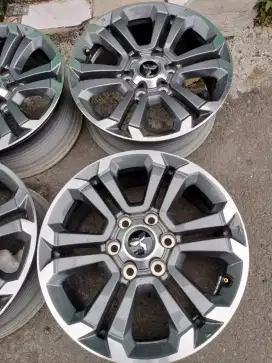 Velg Mitsubishi TRITON R.18 ori
