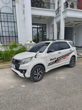 Dijual Cepat Toyota Rush Mulus Pisan Km Rendah