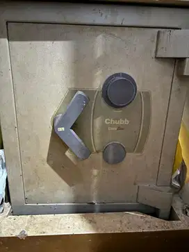 di jual brankas merk chub