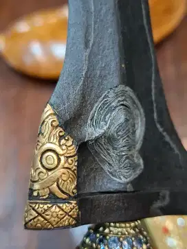 KERIS MAKORO KALARAHU KINATAH EMAS