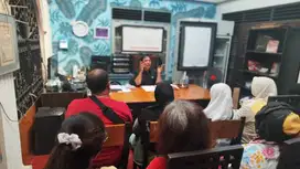 Produksi dan operasional Central Kitchen dan Training Center.