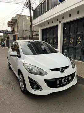 Mazda2 R 2011 matic mulus siap pake