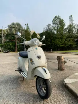 Piagio. Vespa matik LX150