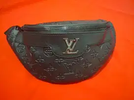Tas slempang LV