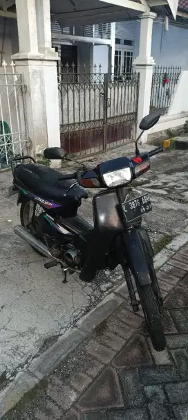Honda Astrea Grand 95 Hitam