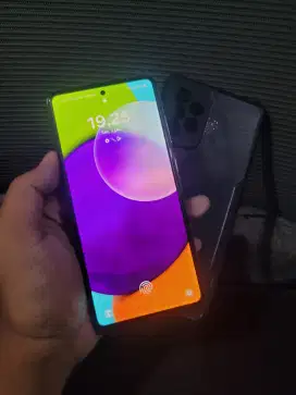 Samsung Galaxy A52 8/256 hp charger & case