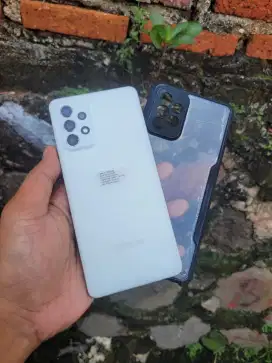 Samsung Galaxy A72 8/128 hp & charger