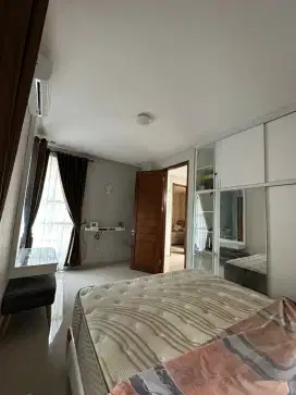 Rumah Permata Jingga Pojok Hook Siap Huni