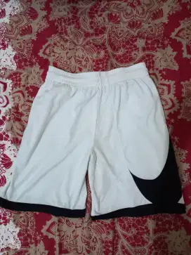 Preloved Nike celana basket basketball shorts not Adidas Under Armour