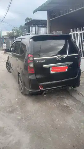 Ban mobil masih baru