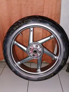 Velg dan ban motor Ring 17 lebar