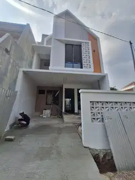 Rumah baru di komplek pondok bambu Jakarta Timur