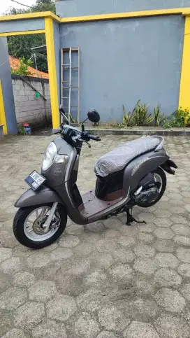Scoopy FI GOODLOOKING