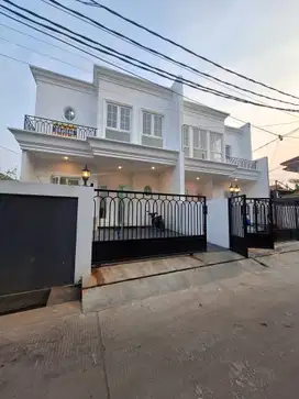 Rumah baru design american  classic di jatiwaringin Bekasi