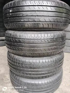 Jual ban copotan mrek Dunlop sp sport maxx ukuran 225 60 R18 kond 90%