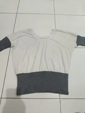 kaos 3/4 putih abu tua preloved
