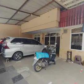 Dijual Rumah Bebas Banjir Siap Huni Area Taman Kota Jakarta Barat