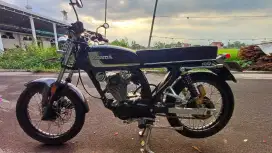 Honda cb 125 black engine
