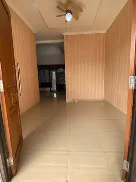 DIJUAL RUMAH 3 LANTAI DAERAH ANGKE JAKARTA BARAT