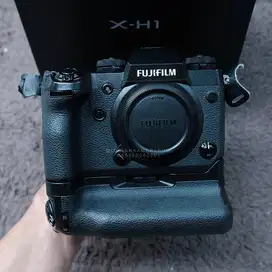 Fujifilm Xh1 X-h1 With Grip Like New Ex FFID Fujifilm Xt30 Xt2 Xs10