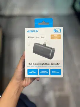 PB Anker Nano Built-In Lightning