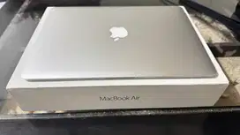 MacBook Air 13” 2017 - iBox, 96% Mulus, Siap Pakai!
