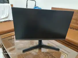 Monitor merek SAMSUNG