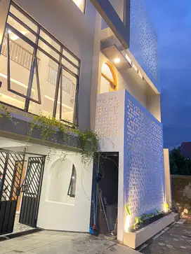 Jual rumah 2 lantai dekat hotel hyatt jl palagan mlati sleman yogyakar