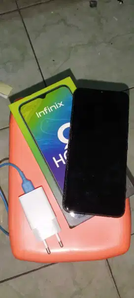 Infinix hot 8 4/64gb