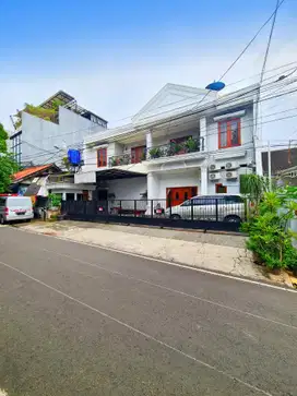 Rumah Bendungan Hilir. Jalan Depan 3 Mobil, ADA Kost AKTIF - NEGO