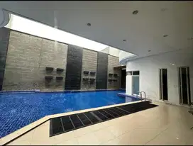 Rumah mewah di Sunter agung ada kolam renang