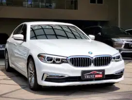 DIESEL TWIN POWER TURBO BMW 520 D LUXURY LINE PK 2018 PUTIH / 520D