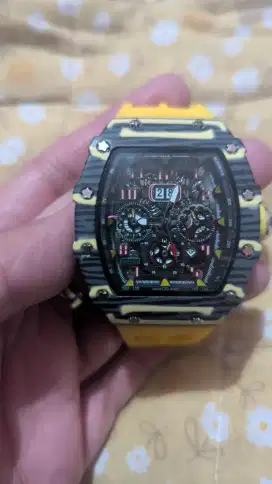 Jam tangan dijual apa adanya