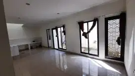 DiSewakan Rumah 2 Lantai di BTARI SUMMARECON BANDUNG