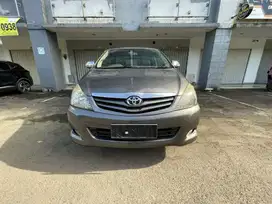 Toyota Inova G MT 2011 Abu abu metalik
