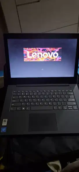 Laptop Lenovo V130