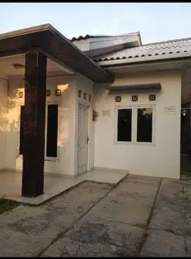 Di kontrakan rumah tahunan