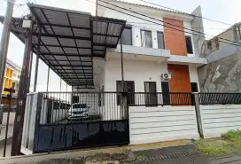 Rumah 2 Lantai Siap Huni Lokasi Green Lake Natural Living Wonorejo
