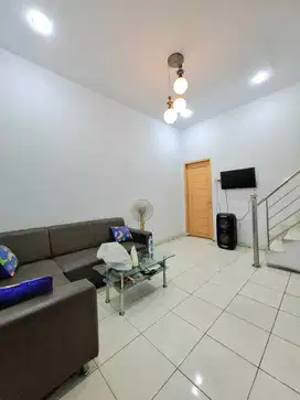 DIJUAL RUMAH MURAH TURUN HARGA TOWNHOUSE JOHAR SEKIP MEDAN