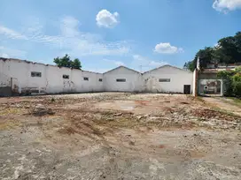 Tanah pekarangan strategis murah bonus bangunan tengah kota