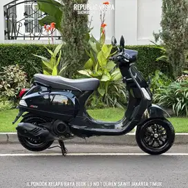 Piaggio Vespa S IGET 125 FACELIFT th 2020 warna BLACK PERFECT CONDITIO