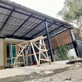 Kanopi baja ringan