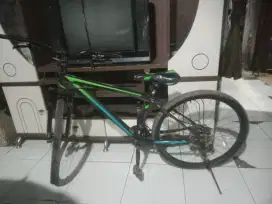 Sepeda gunung merk polygon