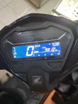 Murah motor vario 125cc th 2023 kondisi mulus tanpa 1 ada charjer hp