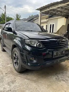 Dijual fortuner tahun 2012